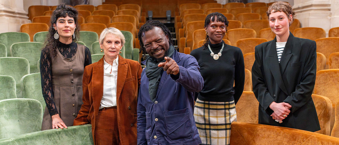 Pascale Marthine Tayou reçoit le Grand Prix de sculpture 2025 de l'Académie des Beaux-Arts et le partage avec 3 diplômés des Beaux-Arts de Paris